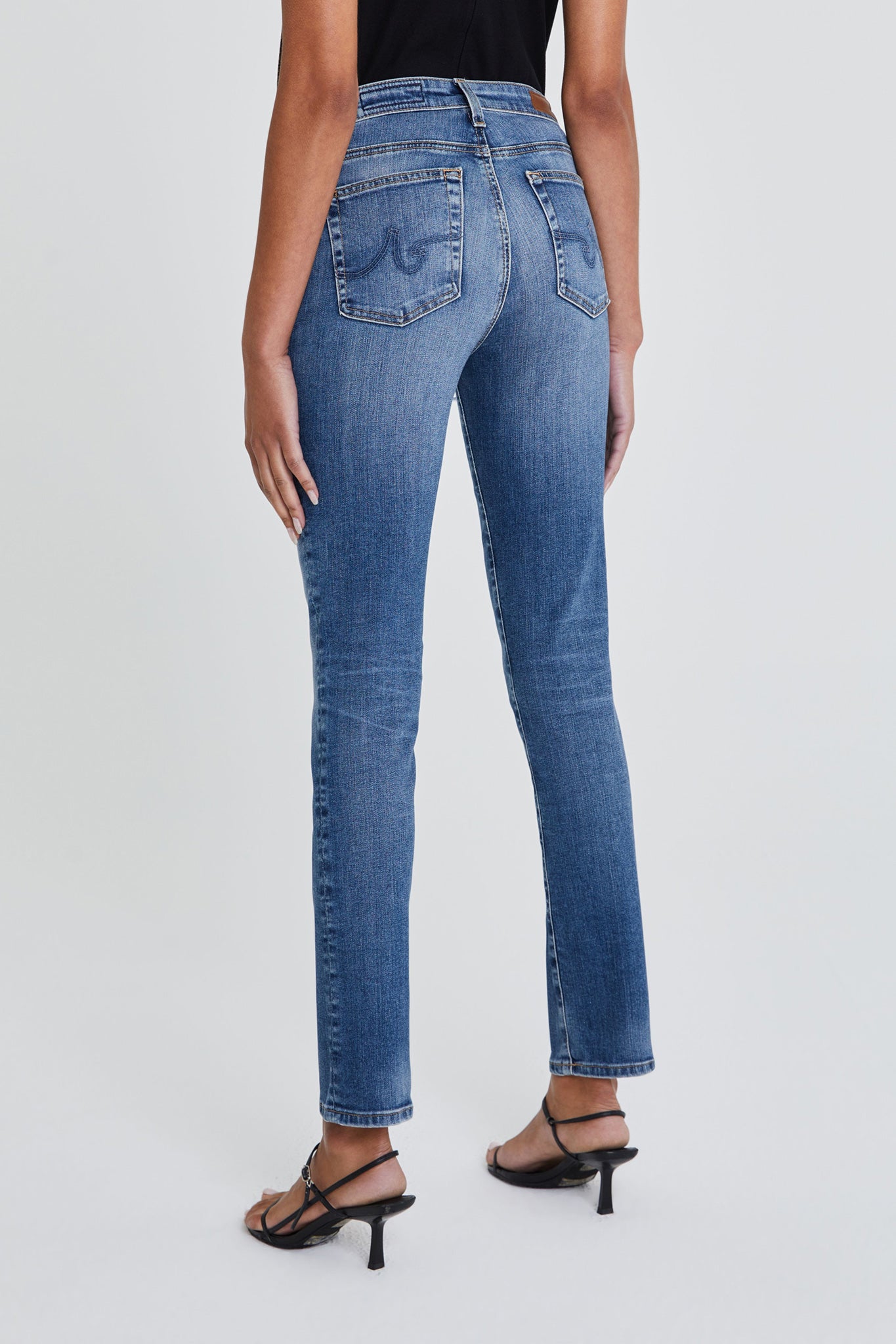 Mari High-Rise Slim Straight in Shoreline AG Jeans Hills Dry