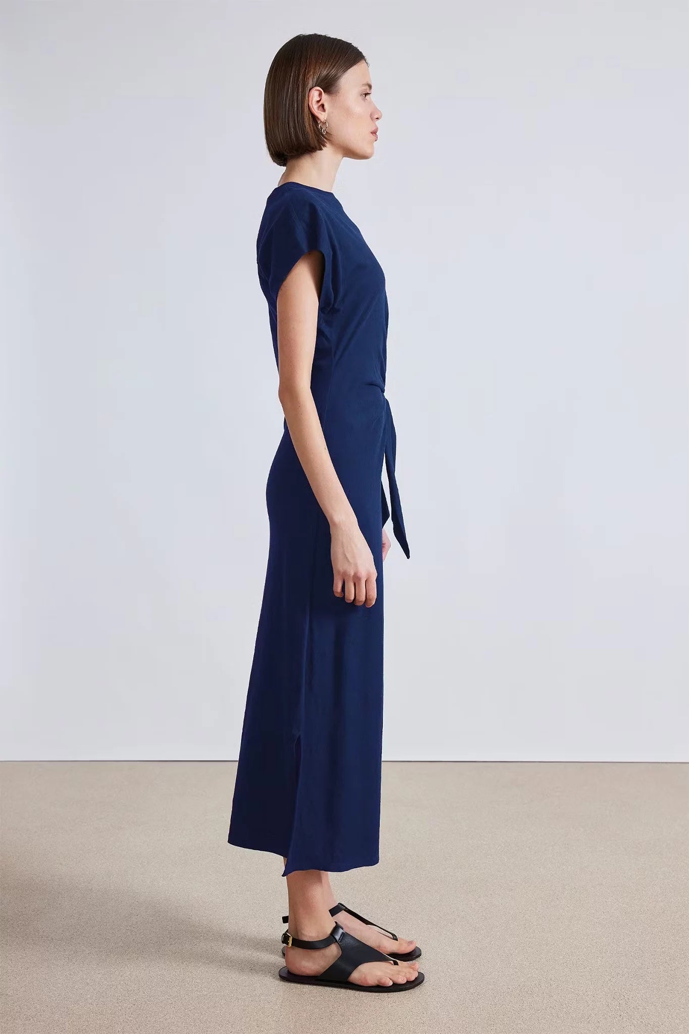 Cinched waist dress definition 2025