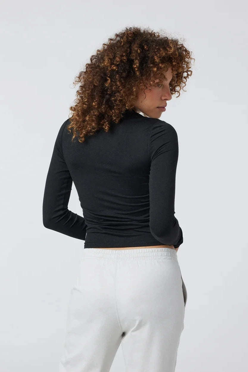 Long Sleeve Halo Ruched Tee Activewear Vuori