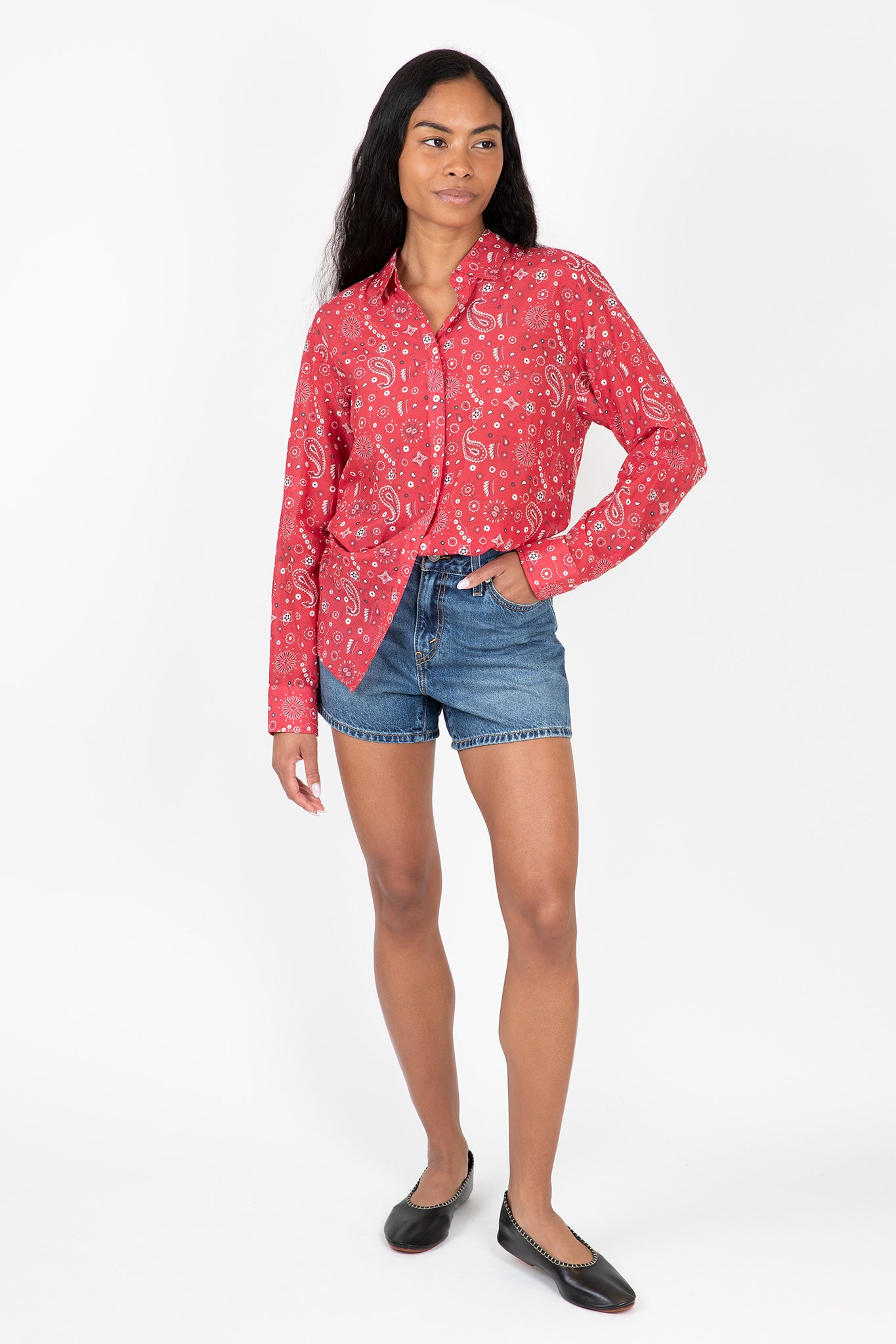 http://www.hillsdrygoods.com/cdn/shop/files/Levis-80s-Mom-Shorts-You-Sure-Can-1.jpg?v=1684272367