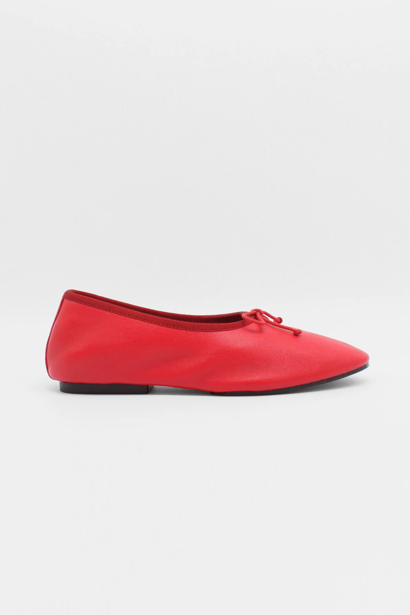 Mila Flats Footwear About Arianne