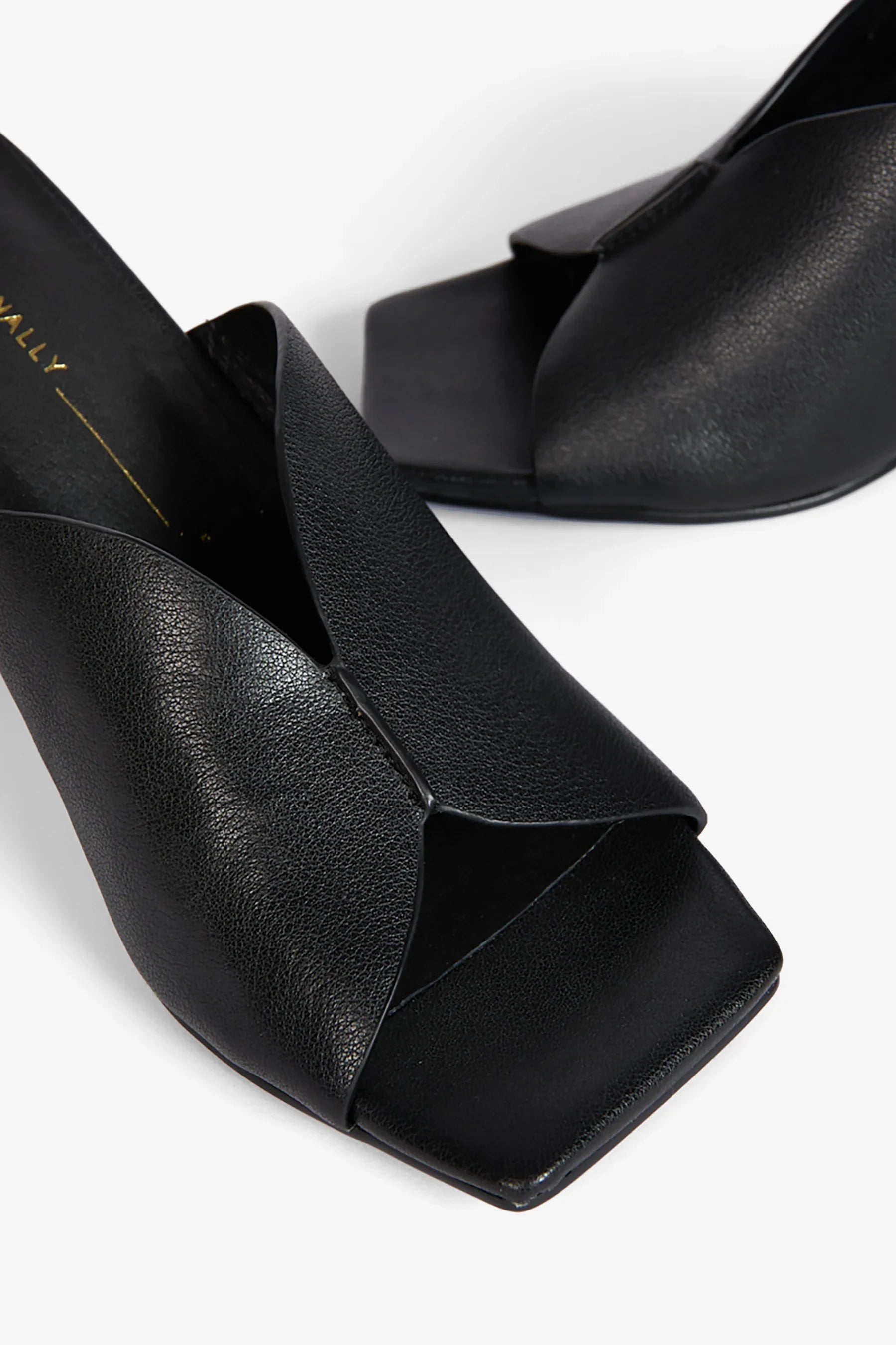 Kamika Heel Footwear Intentionally Blank