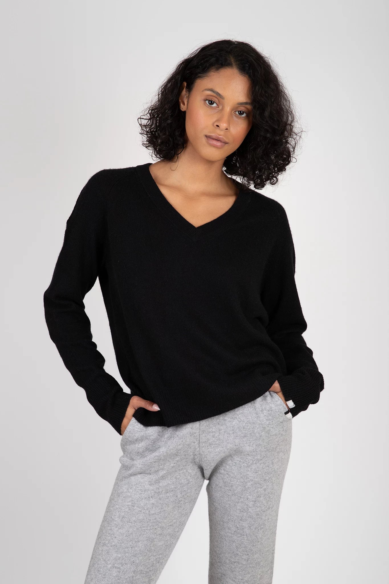 Sloane Cashmere V-Neck Sweaters & Knits One Grey Day   