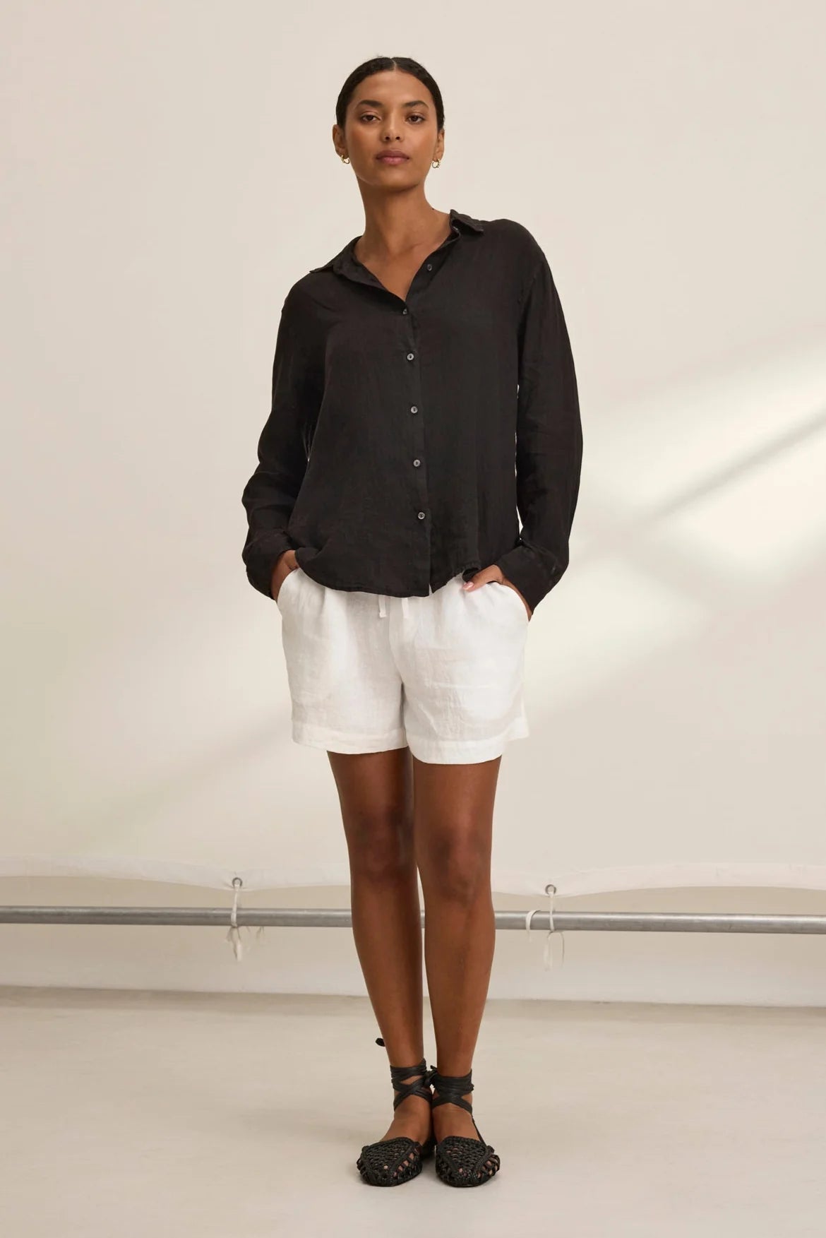 Amber Linen Short Shorts Velvet by Graham & Spencer