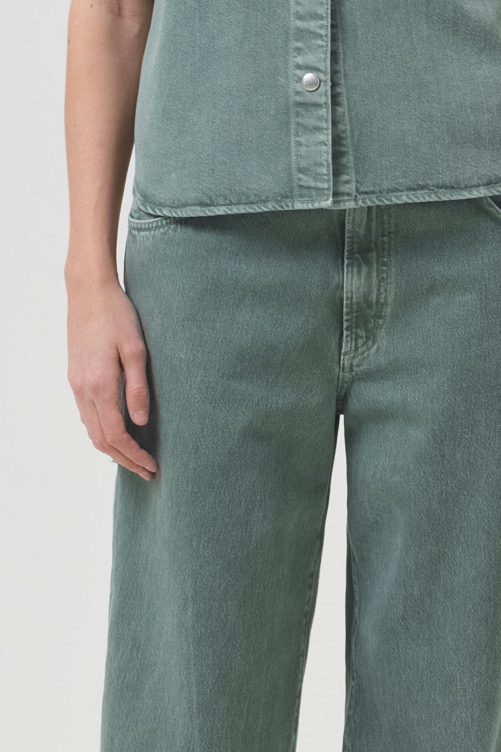    AGOLDE-Magda-Denim-Carpenter-Salamander