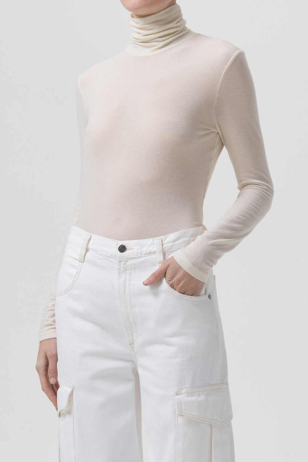 AGOLDE-Pascale-Turtleneck-Oat-Milk