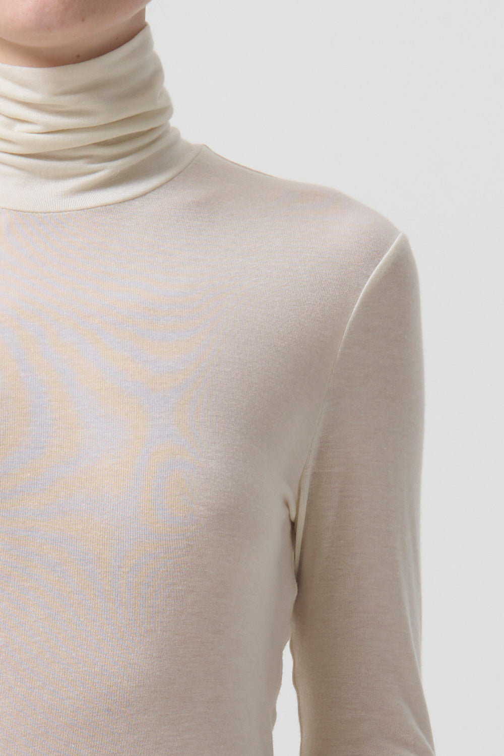 AGOLDE-Pascale-Turtleneck-Oat-Milk