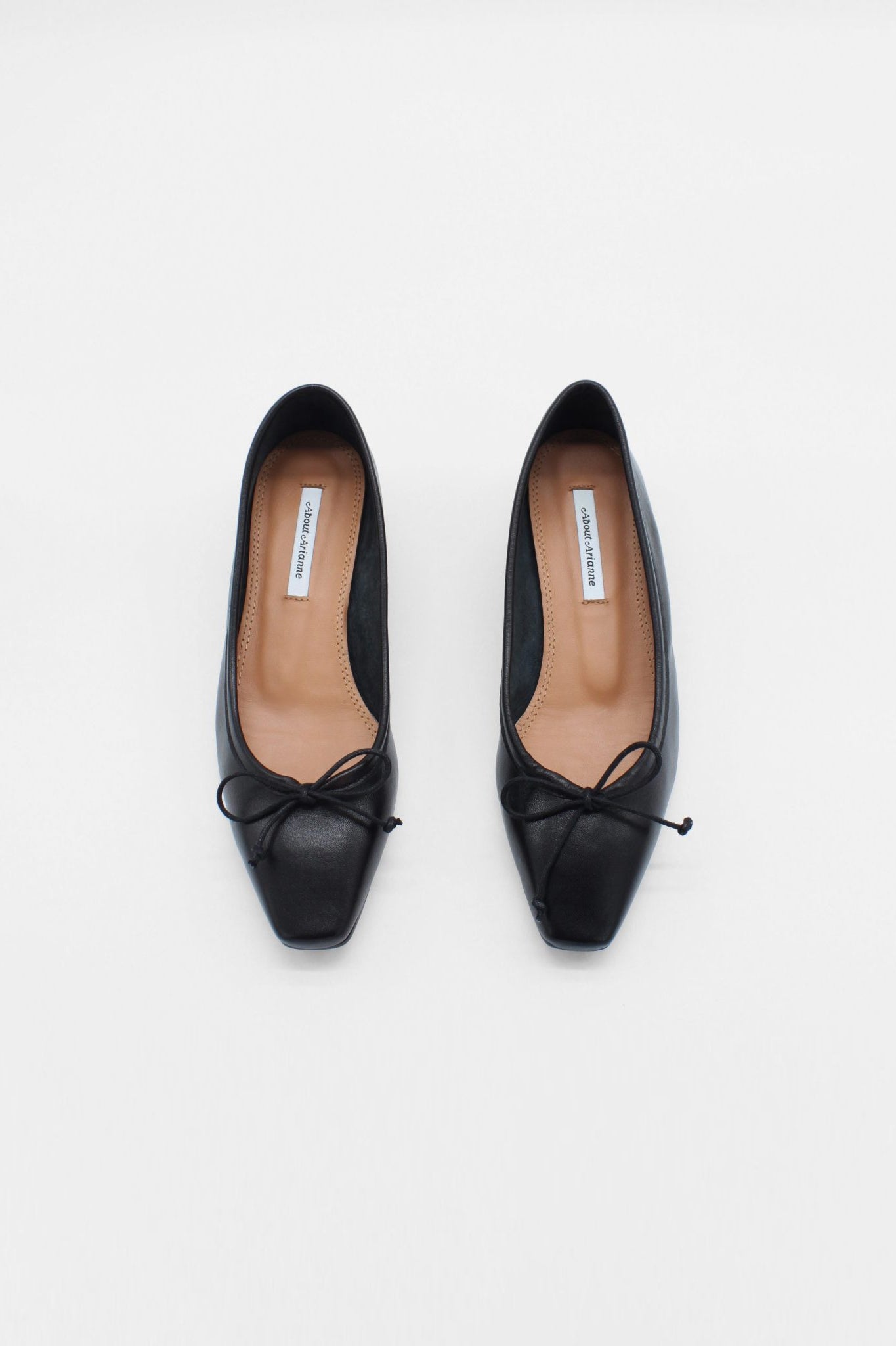    About-Arianne-Mina-Noir