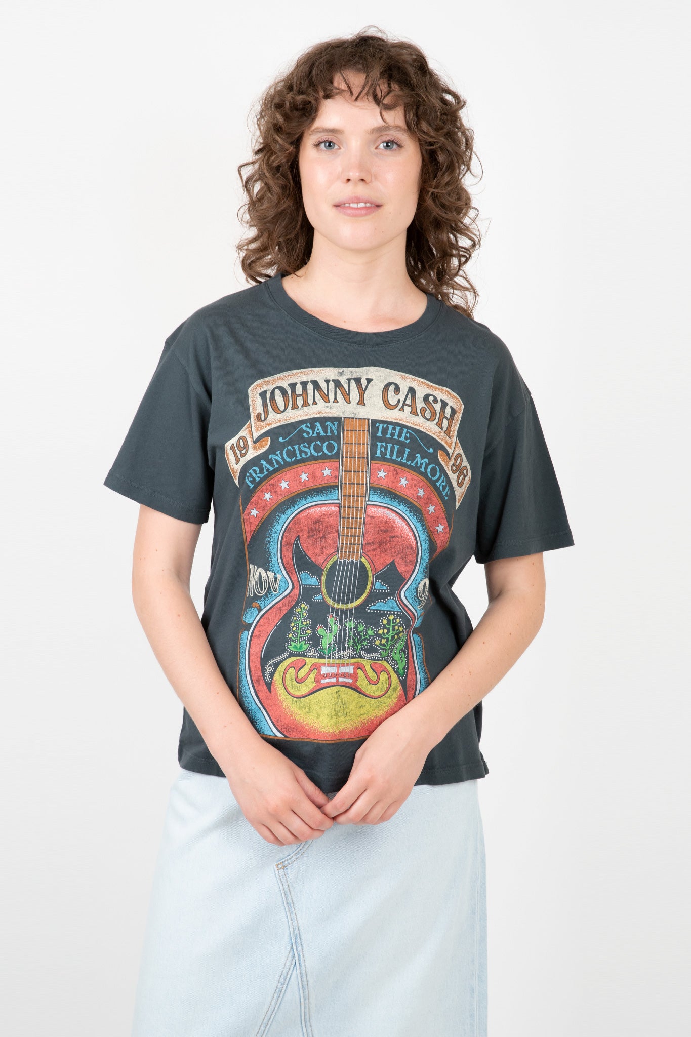    Daydreamer-Johnny-Cash-Fillmore-Show-Boyfriend-Tee-Vintage-Black