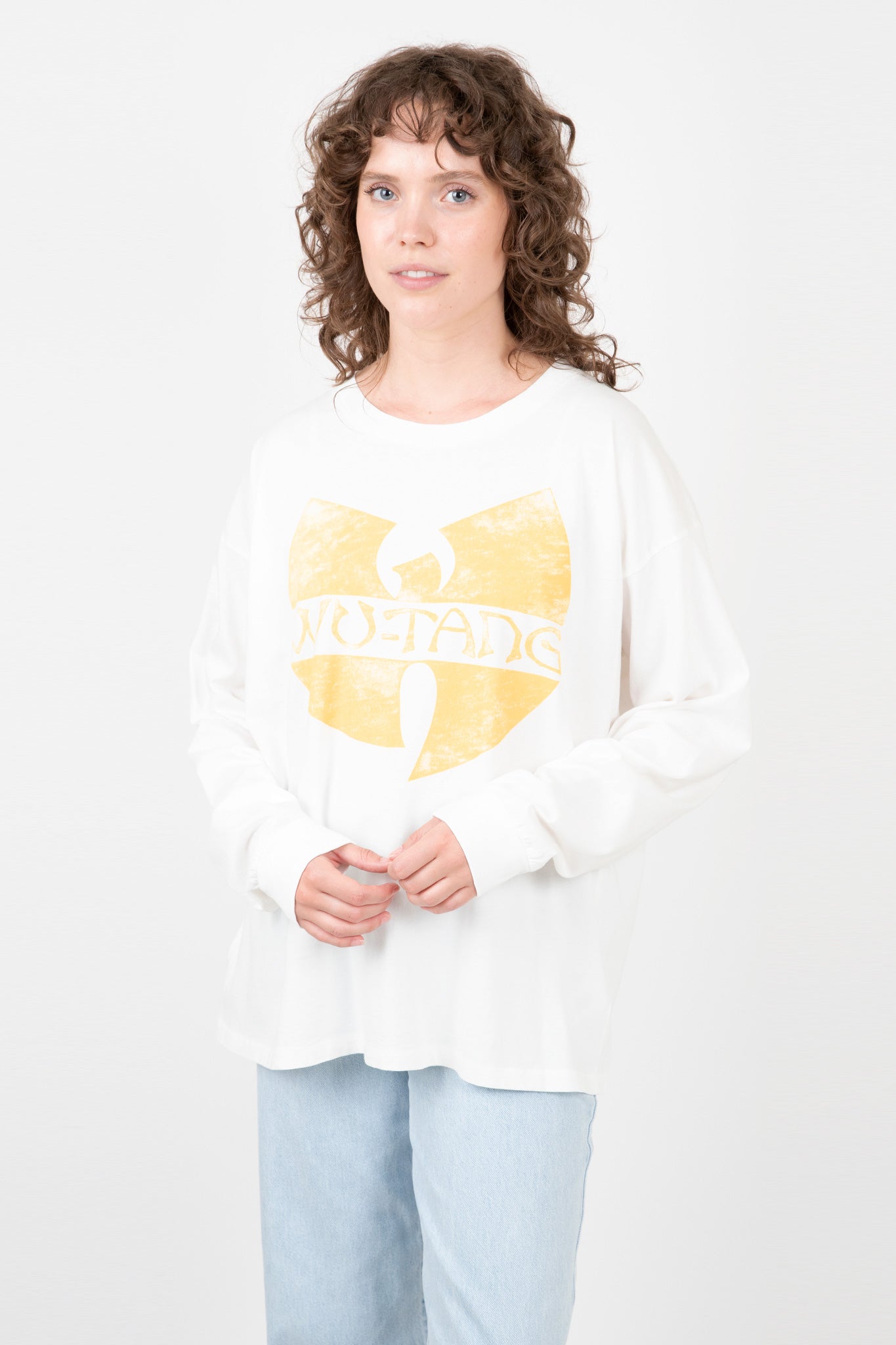    Daydreamer-Wu-Tang-Clan-Cream-Long-Sleeve-Tee-Vintage-White