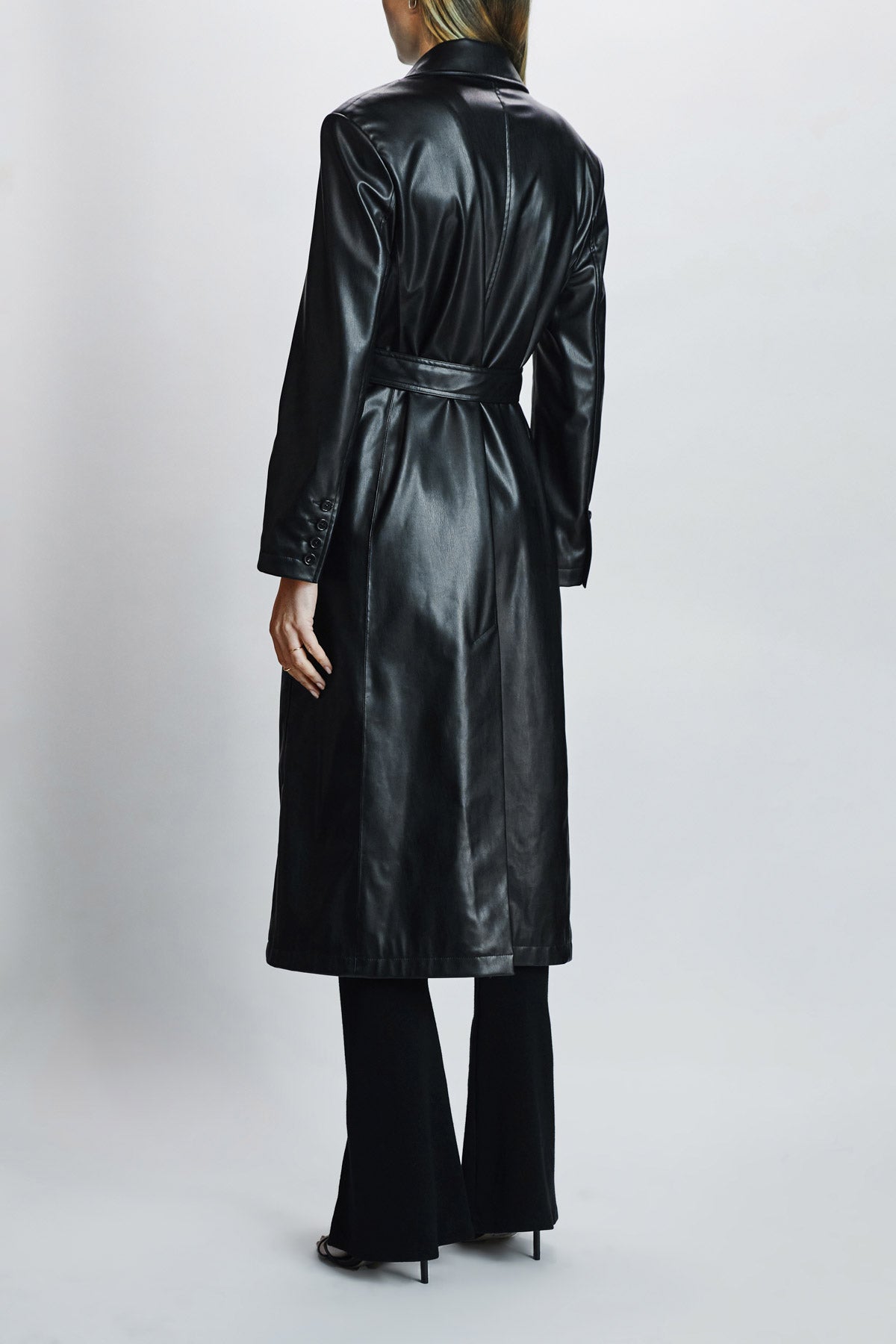 EmRata-AG-Valentina-Coat-True-black