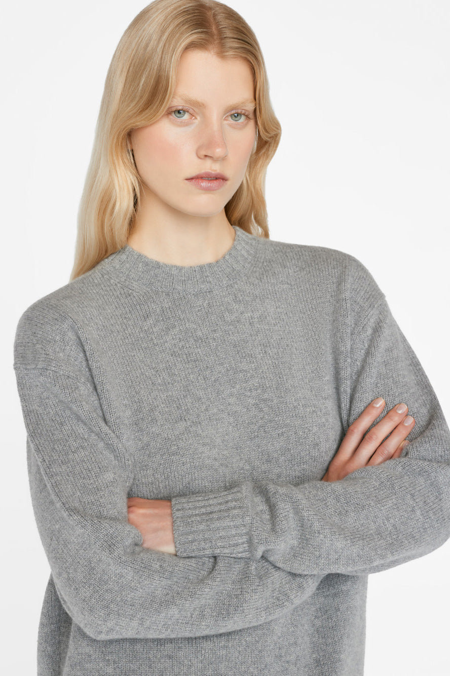    FRAME-Boyfriend-Cashmere-Crew-Gris-Heather