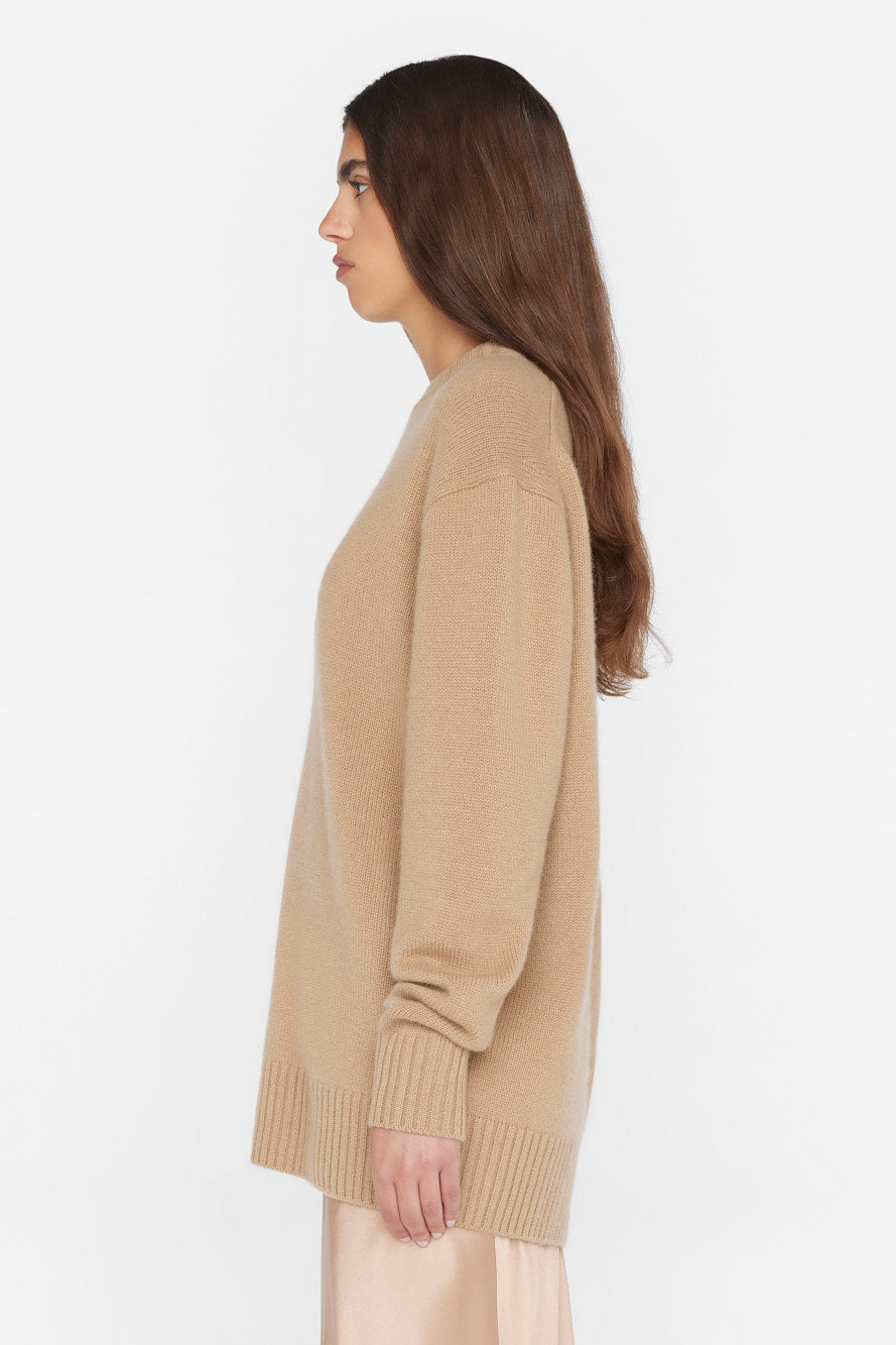 FRAME-Boyfriend-Cashmere-Crew-Light-Camel