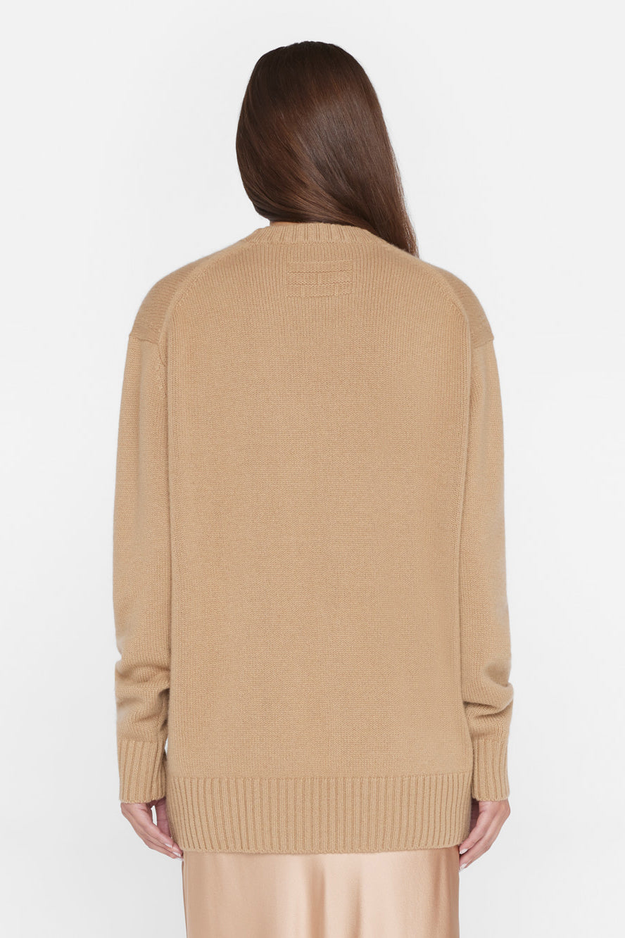 FRAME-Boyfriend-Cashmere-Crew-Light-Camel