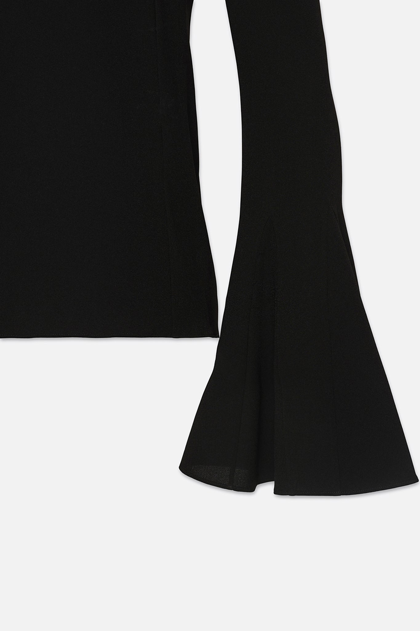 Frame-Flutter-Sleeve-Blouse-Black