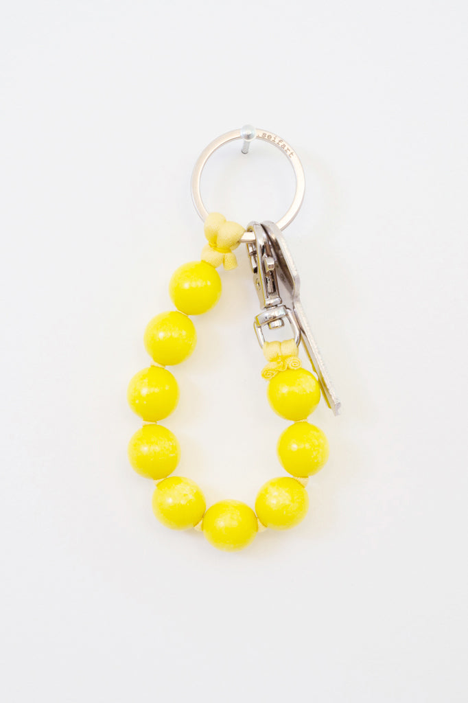 Ina-Seifart-Big-Perlen-Short-Neon-Yellow