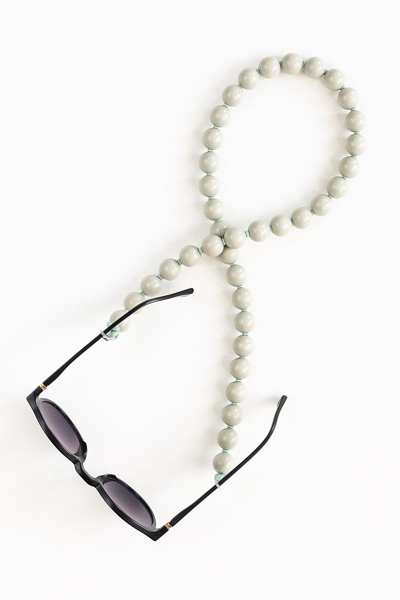    Ina-Seifart-Brillenkette-Big-Light-Grey