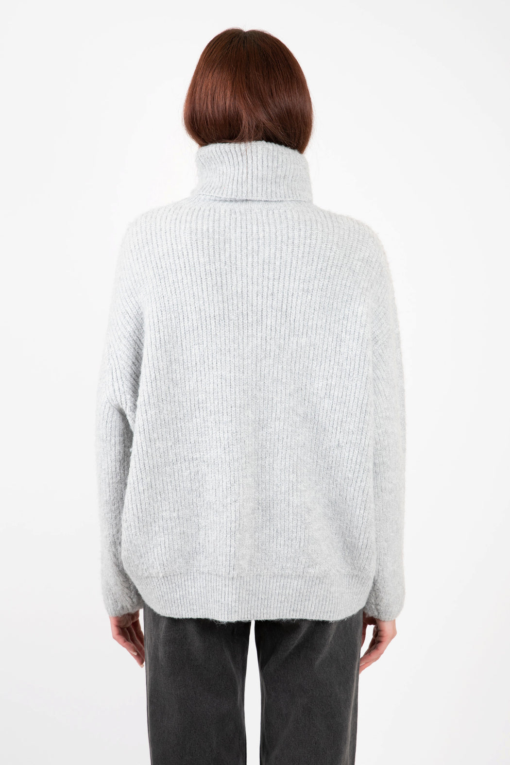 Lyla-Luxe-Sahar-Mockneck-Sweater-Light-Grey