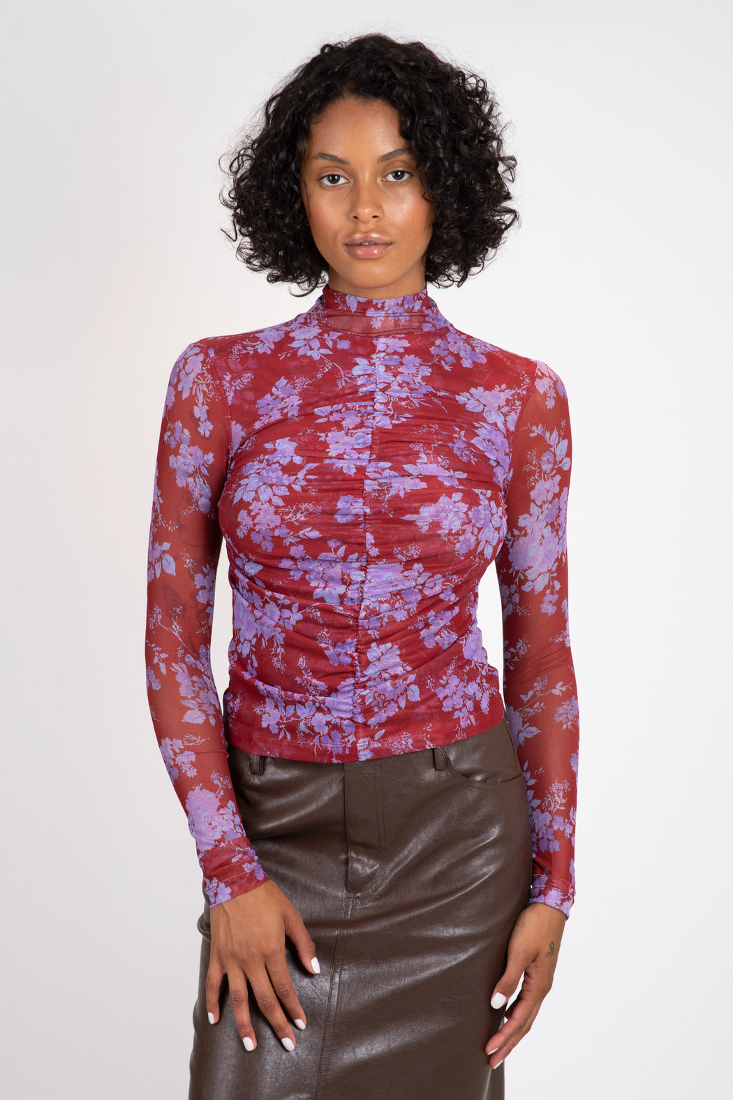 No-6-Kara-Top-Rouge-Parisienne