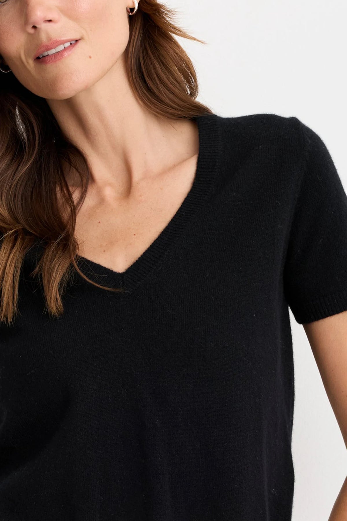 Kadri Cashmere V Neck Tee Sweaters &amp; Knits One Grey Day
