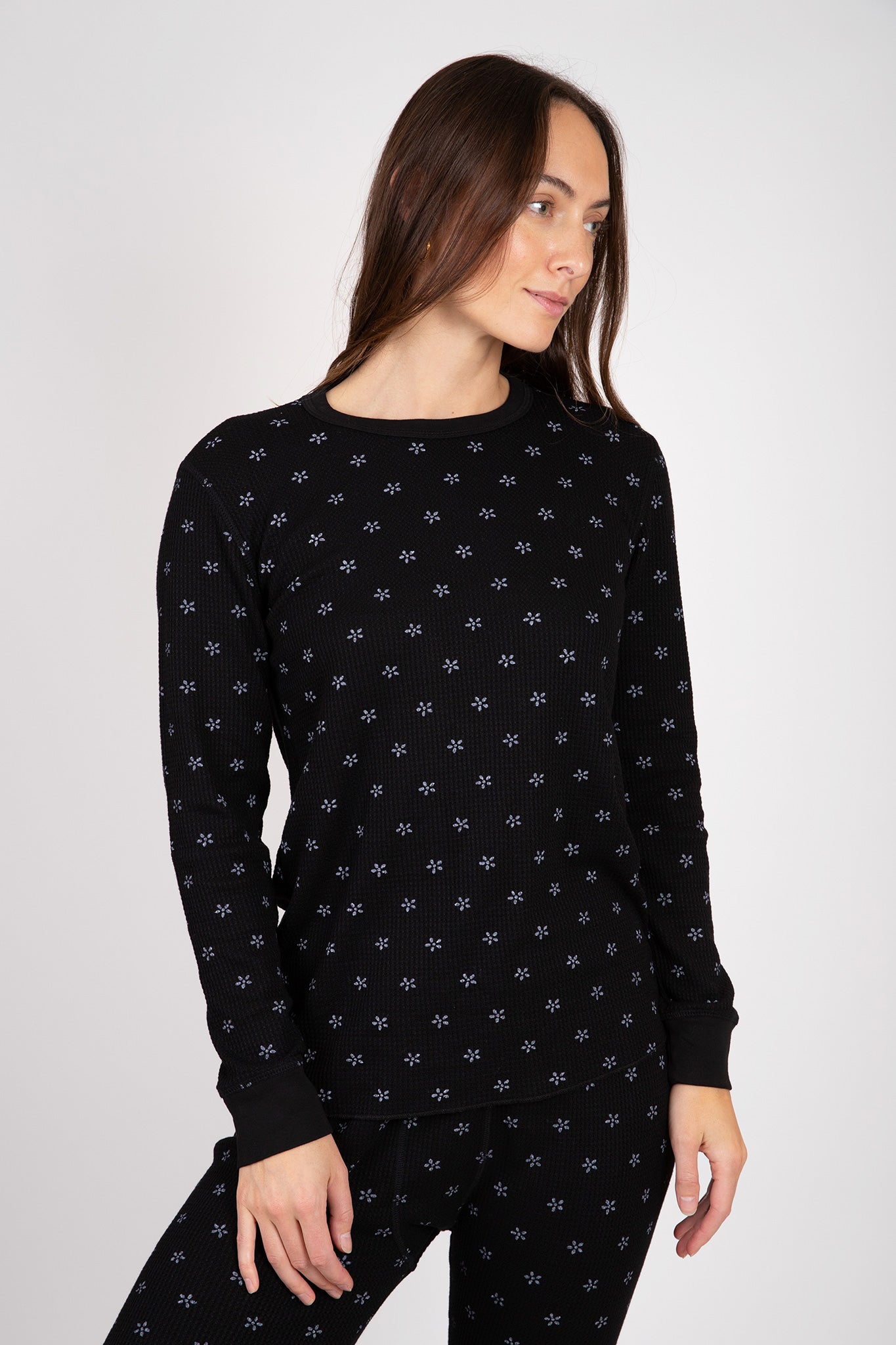 The-Great-The-Waffle-Surplus-Crew-Almost-Black-with-Cream-Snow-Floral
