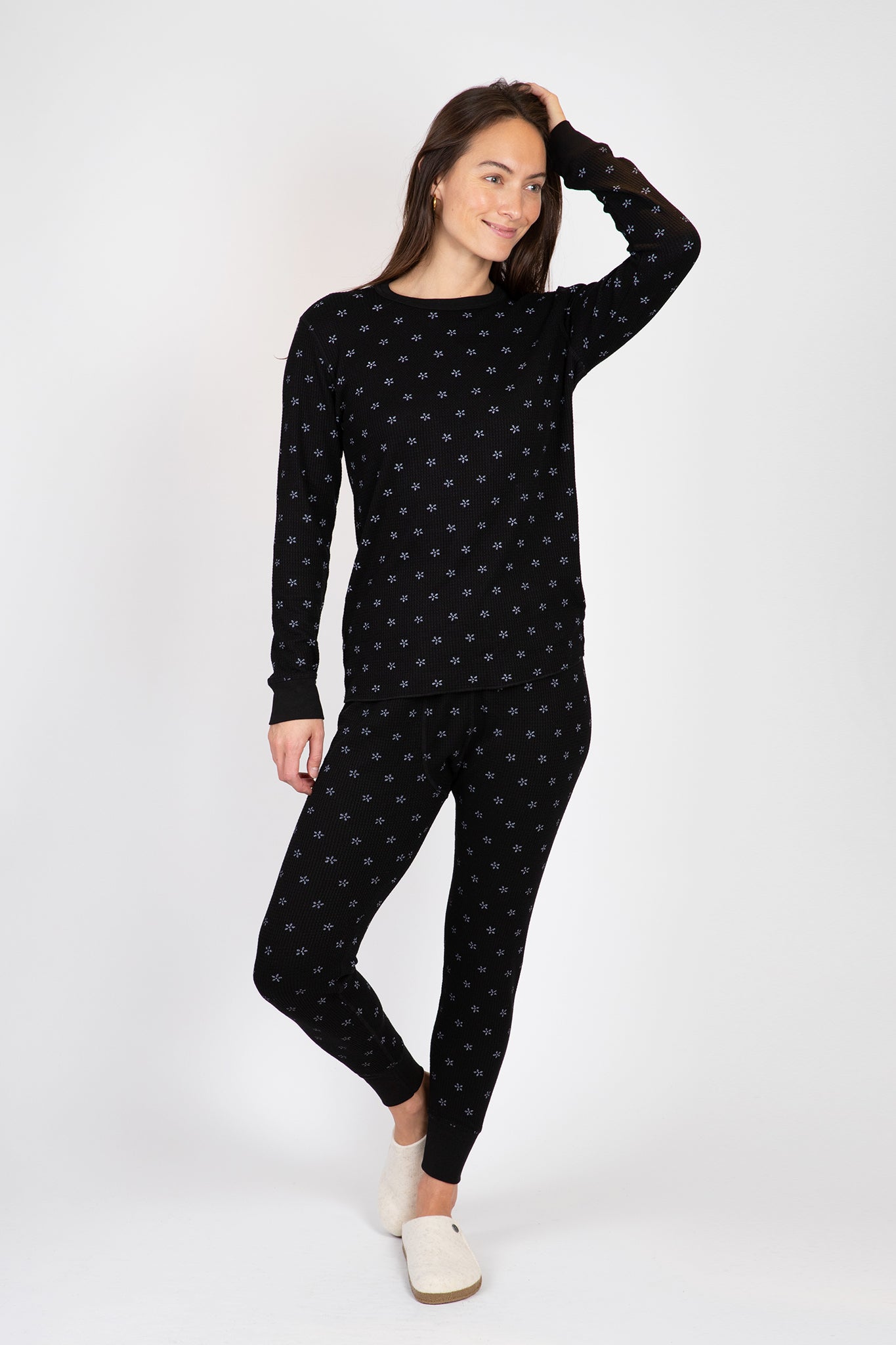The-Great-The-Waffle-Surplus-Crew-Almost-Black-with-Cream-Snow-Floral