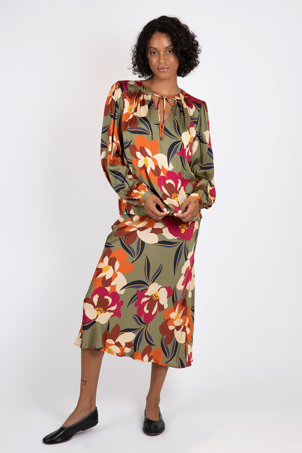 Velvet-Satin-Printed-Skirt-Hydrangea