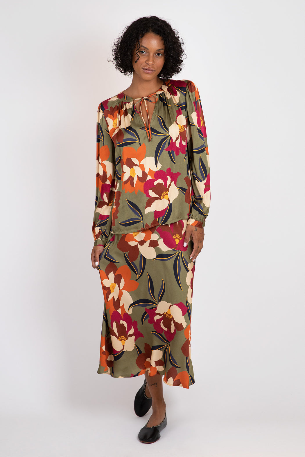 Velvet-Satin-Printed-Skirt-Hydrangea