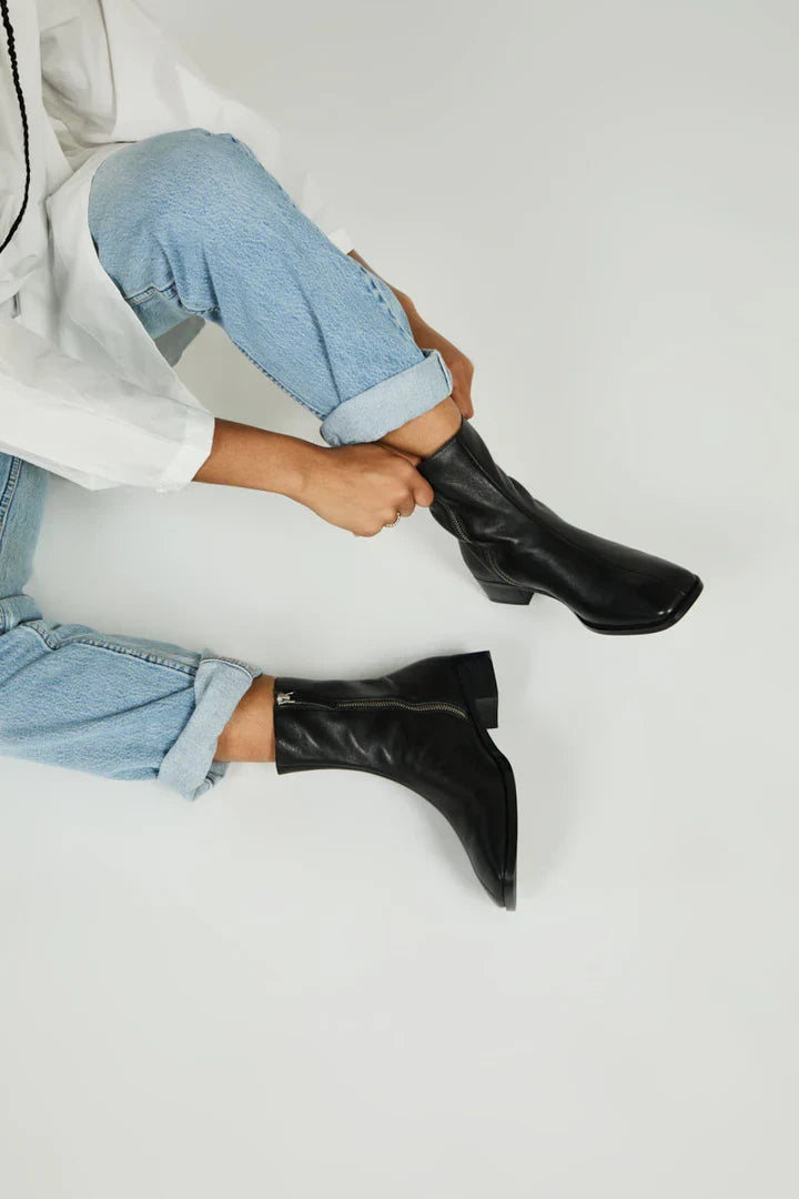 Tour Leather Boot Footwear Intentionally Blank
