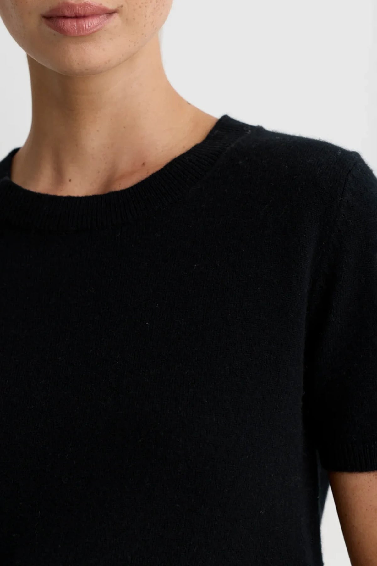 Kadri Cashmere Crew Tee Sweaters &amp; Knits One Grey Day