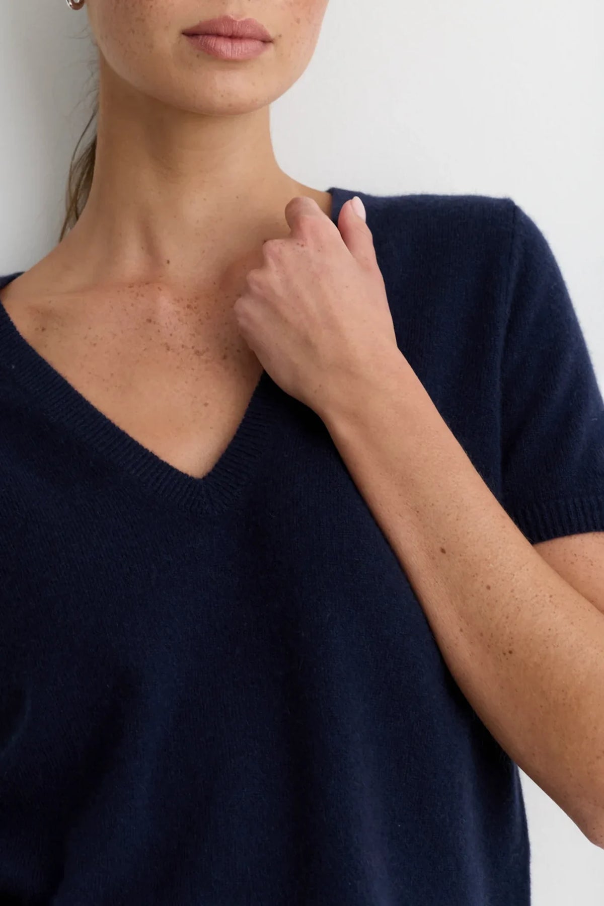 Kadri Cashmere V Neck Tee Sweaters &amp; Knits One Grey Day
