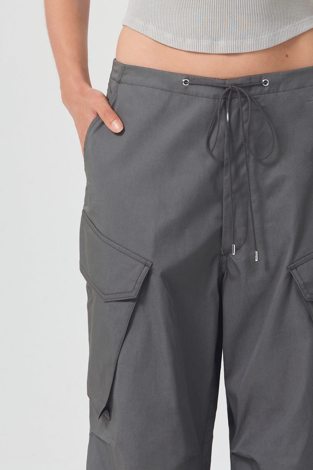 AGOLDE-Ginerva-Cargo-Pant-Caviar