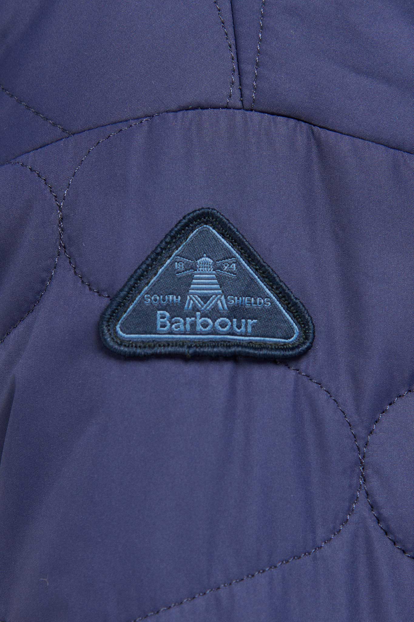 Barbour-Printed-Reversible-Apia-Quilted-Jacket-Eternal-Ink-Light-Trench-Starling-Print