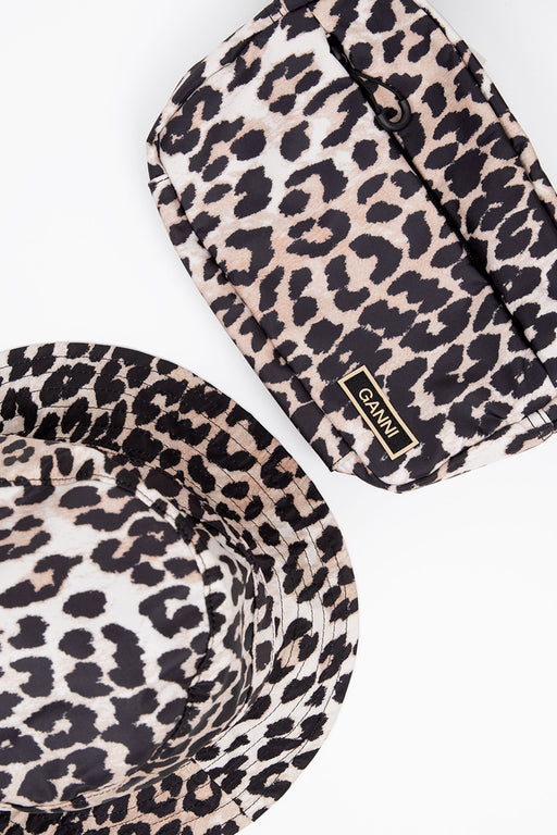 Ganni-Bucket-Hat-Leopard