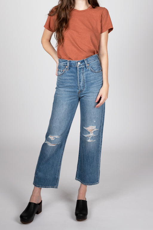 Levis-Ribcage-Straight-Ankle-Destructed-Medium-Indigo