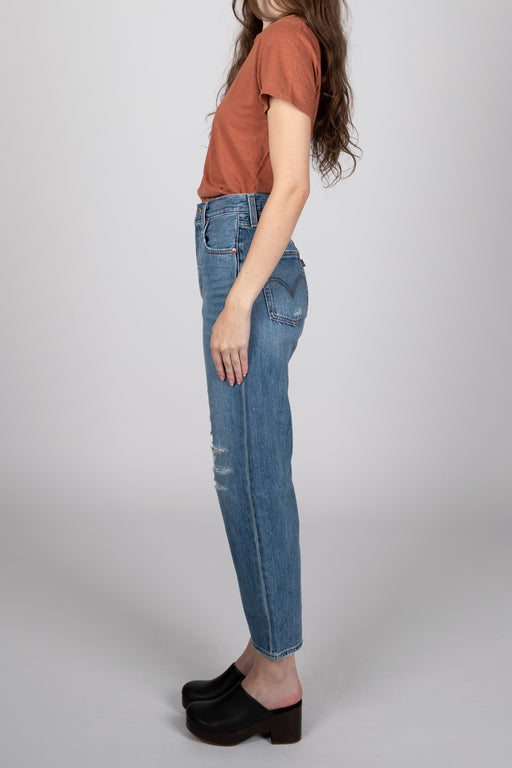 Levis-Ribcage-Straight-Ankle-Destructed-Medium-Indigo