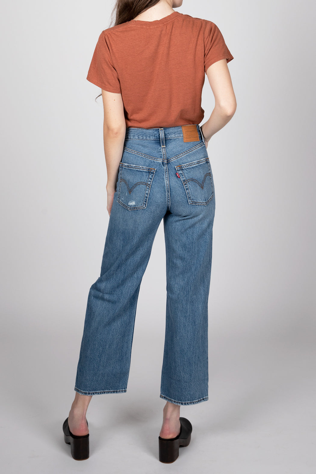 Levis-Ribcage-Straight-Ankle-Destructed-Medium-Indigo