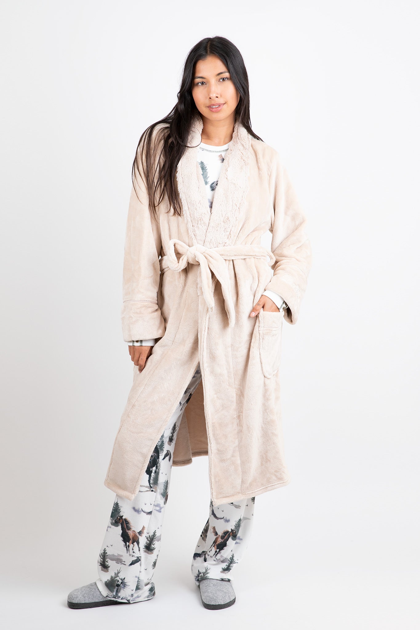    PJ-Salvage-Luxe-Plush-Robe-Champagne