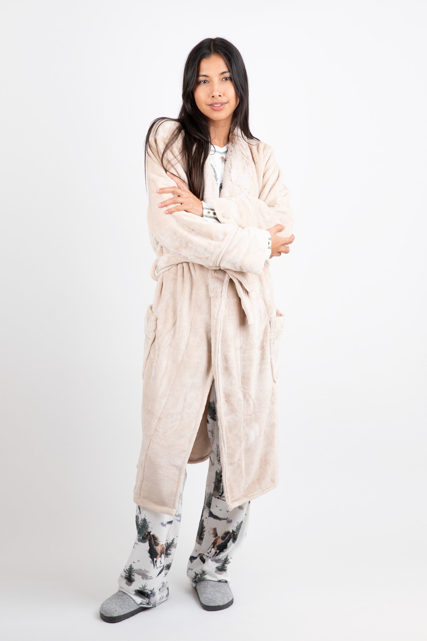    PJ-Salvage-Luxe-Plush-Robe-Champagne